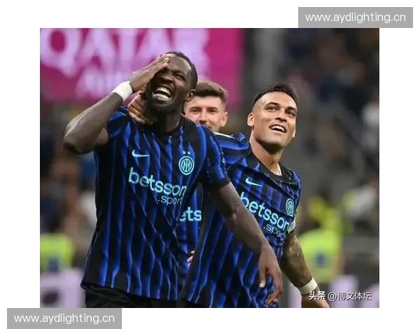 国际米兰与沙尔克04重燃欧战恩怨再现蓝黑与皇家蓝的巅峰对决 国际米兰与沙尔克04重燃欧战恩怨再现蓝黑与皇家蓝的巅峰对决